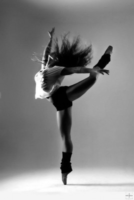 jazzdance-black-and-white-dance-dancer-dancing-Favim.com-363557.jpg